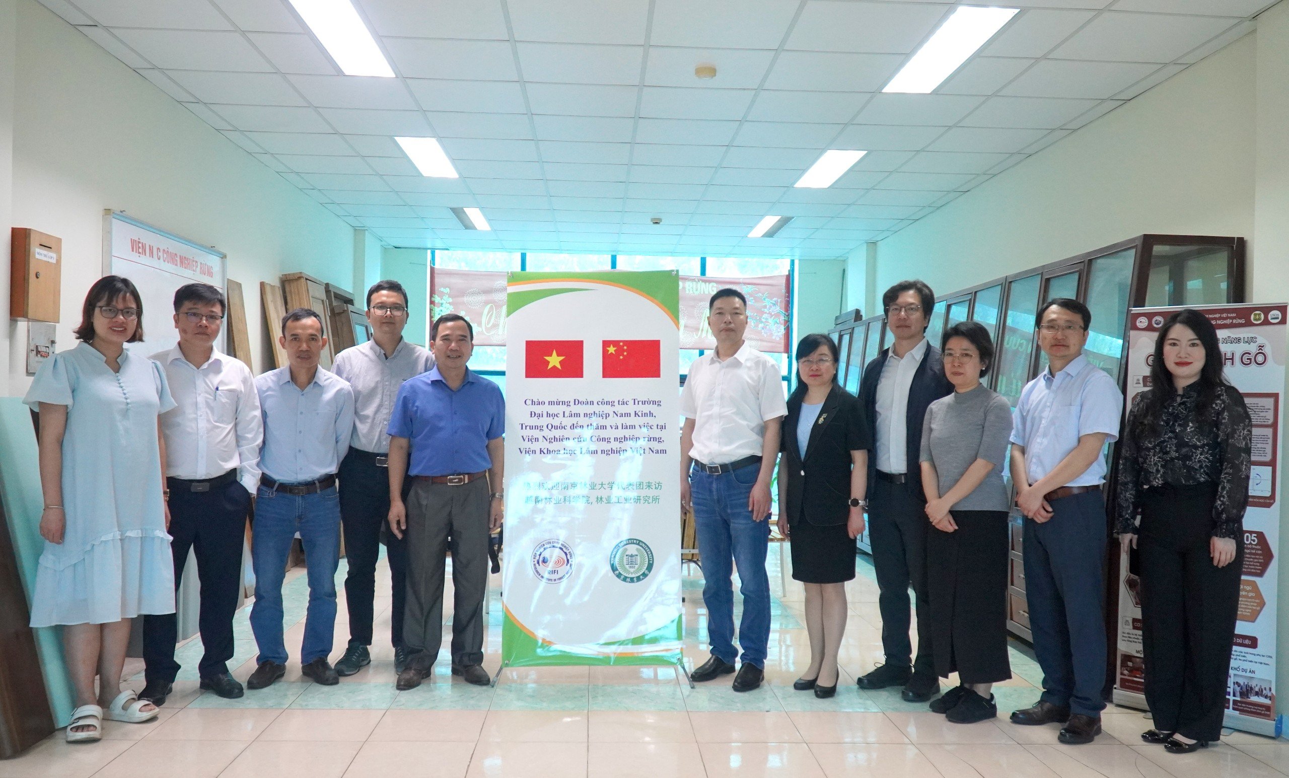 Đón tiếp đoàn công tác trường Đại học Lâm nghiệp Nam Kinh, Trung Quốc